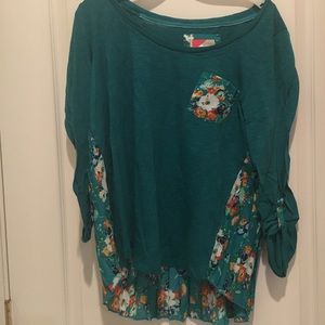Green long sleeve with floral print and pocket